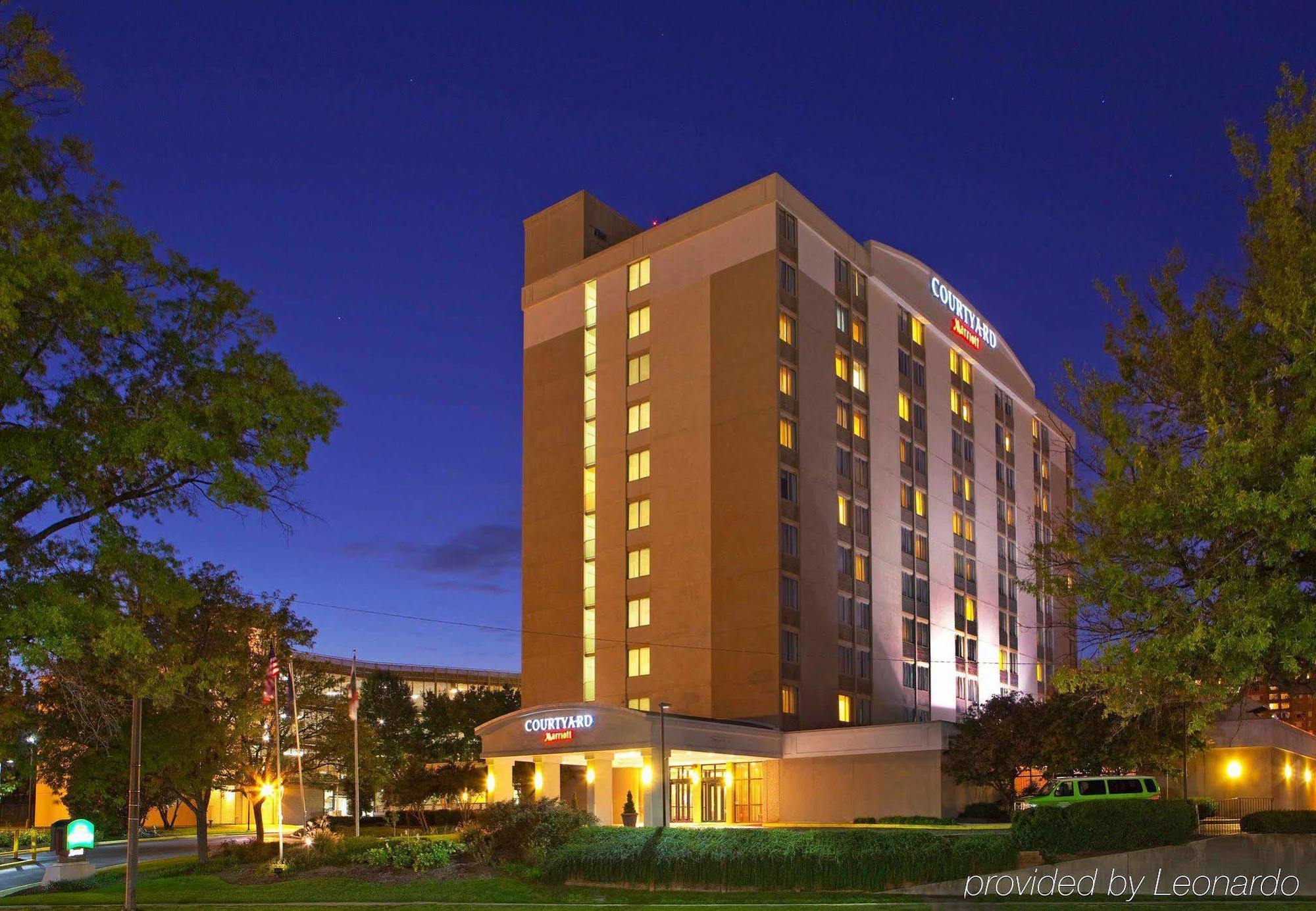 Courtyard By Marriott Alexandria Pentagon South Hotel Exterior photo