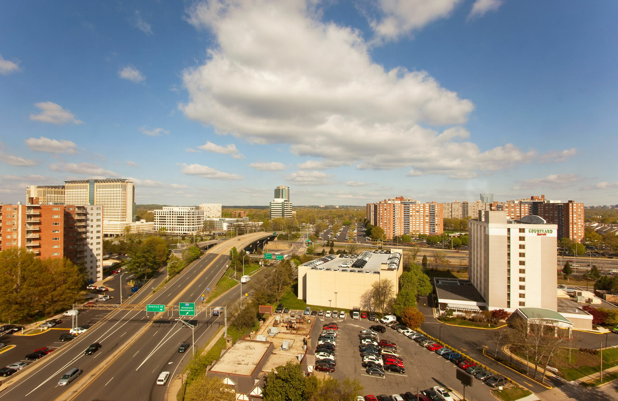 Courtyard By Marriott Alexandria Pentagon South Hotel Exterior photo